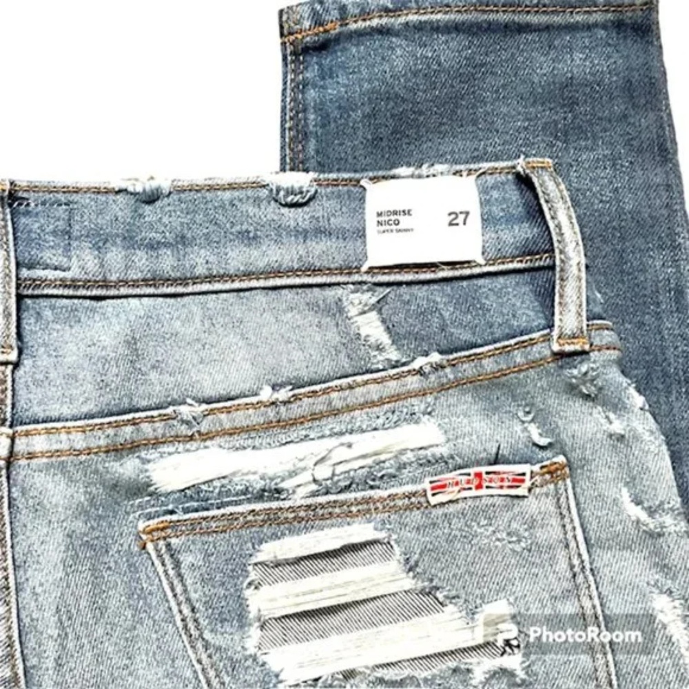 Hudson Nico Mid-Rise Southpaw Distressed Jeans - Picture 9 of 12